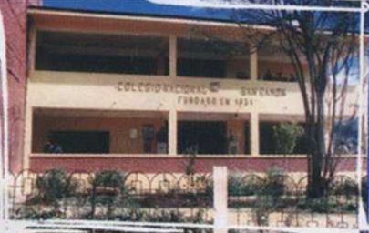 Otra fachada del Colegio Nacional San Ramón de Cajamarca. Cortesía de la Sra. Victoria Soriano Torres.