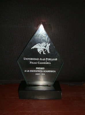 "Premio a Excelencia Acad�mica" otorgado por la Universidad Alas Peruanas a los Mejores Profesores del 2009.
