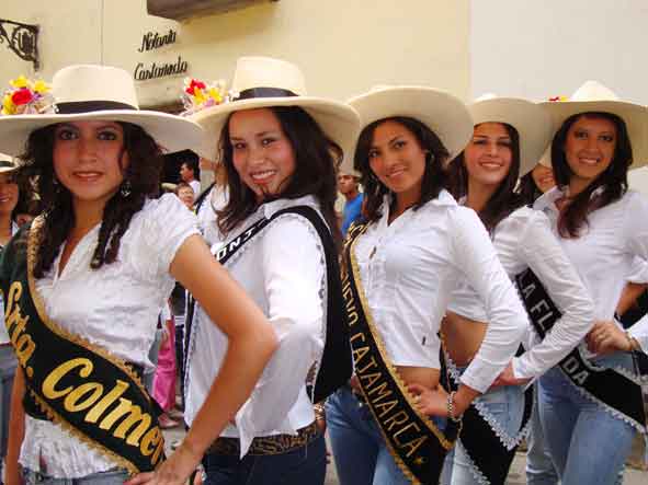 Reinas de los Barrios de Cajamarca - 2010. Cortes�a de Guillermo Baz�n Becerra.