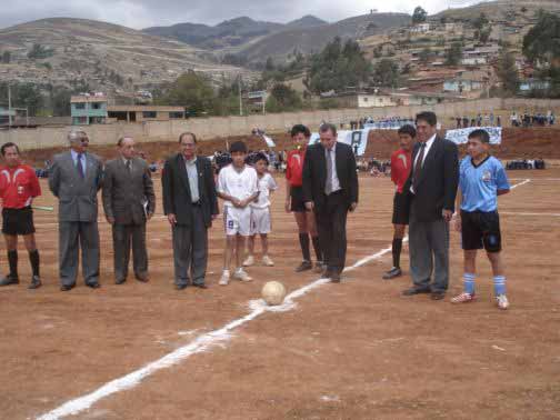 Instantes de la ejecuci�n del Pley de Honor por el Ing. Eduardo Quiroz Rojas. Cajamarca, Agosto 2007.