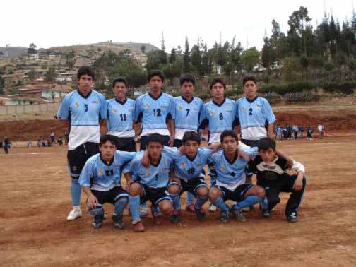 Selecci�n Sub 16 del Glorios Colegio "San Ram�n" de Cajamarca. Cajamarca, Agosto 2007.