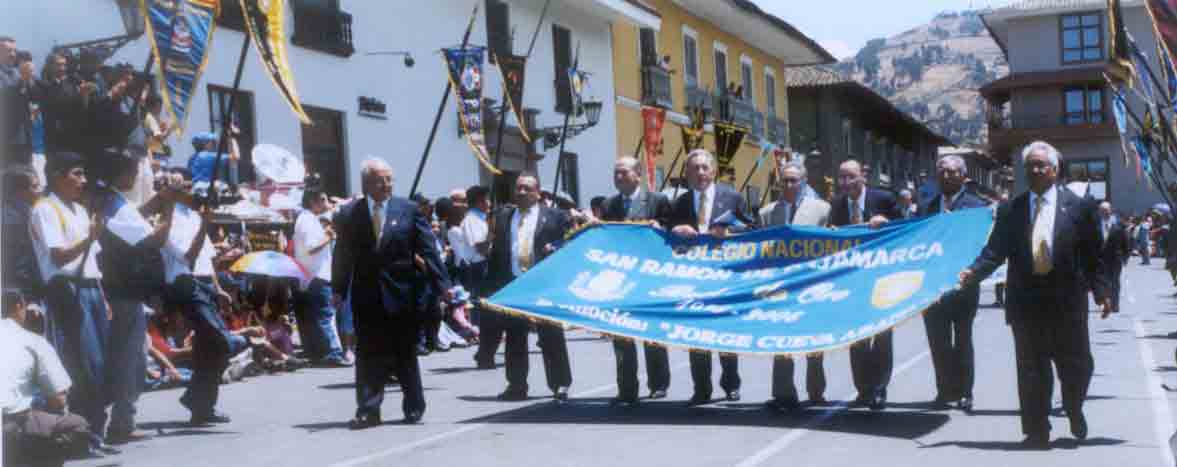 Promoci�n "Jorge Cueva Arana" que cumple sus Bodas de Oro del Colegio Nacional San Ram�n. Cajamarca, agosto 2006.
