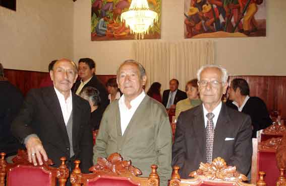 El Sr. Mario Fernando D�az Baz�n, Sr. Ramiro Morales y el Sr. Cosnme Alva Le�n presentes en este homenaje.